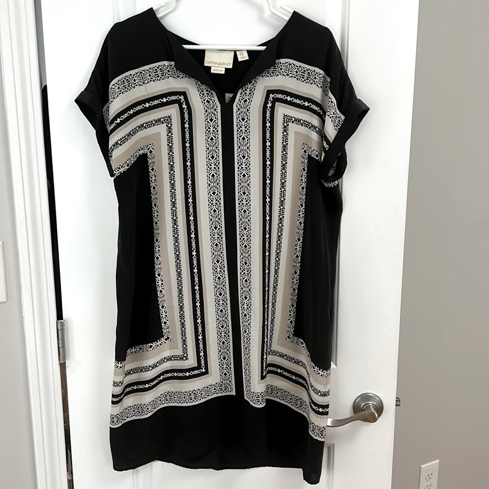 Cynthia Rowley 100% silk short sleeve dress